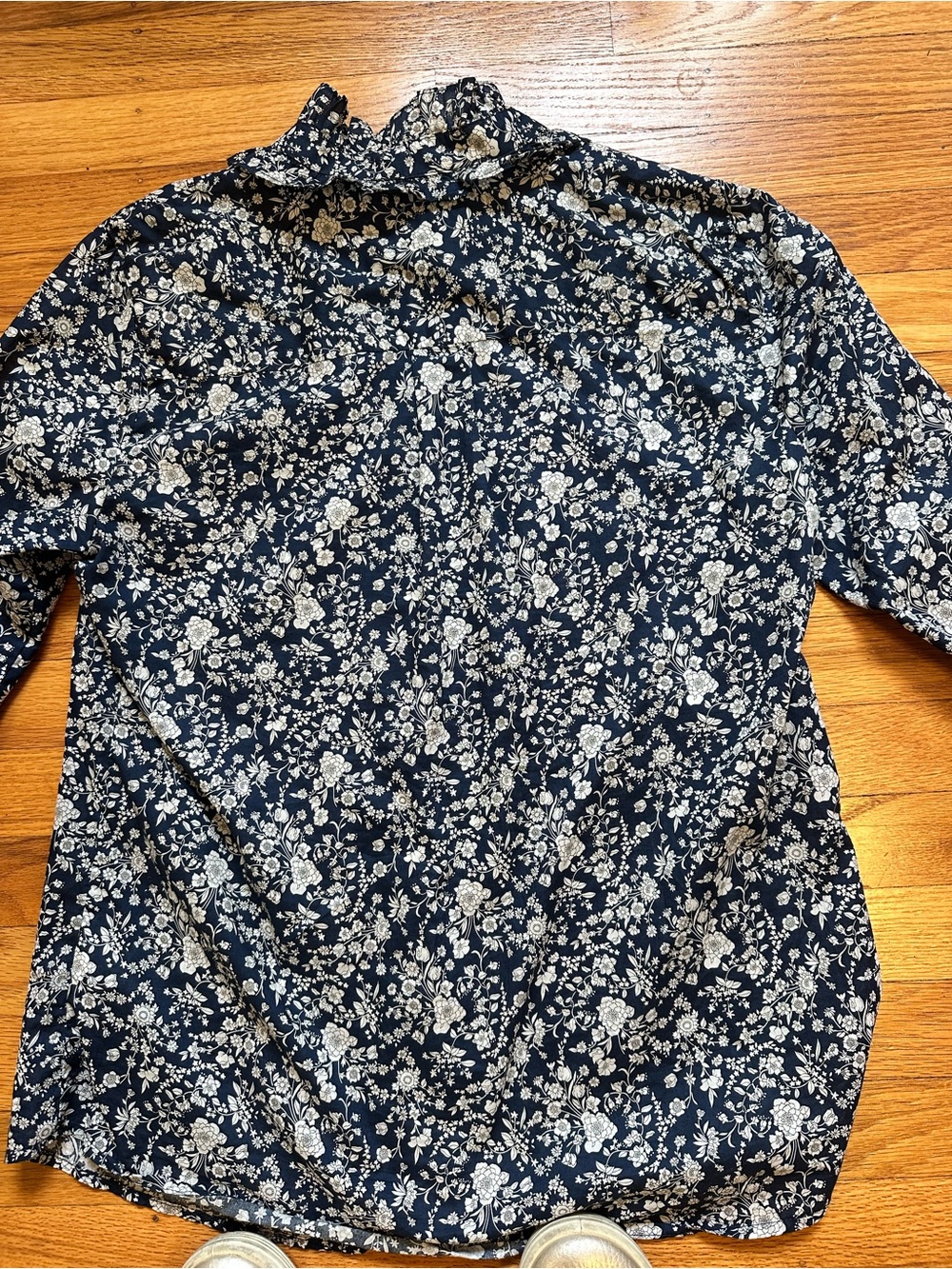 Liberty x J Crew Navy and White Floral Ruffled Collar Shirt - Picture 2 of 8